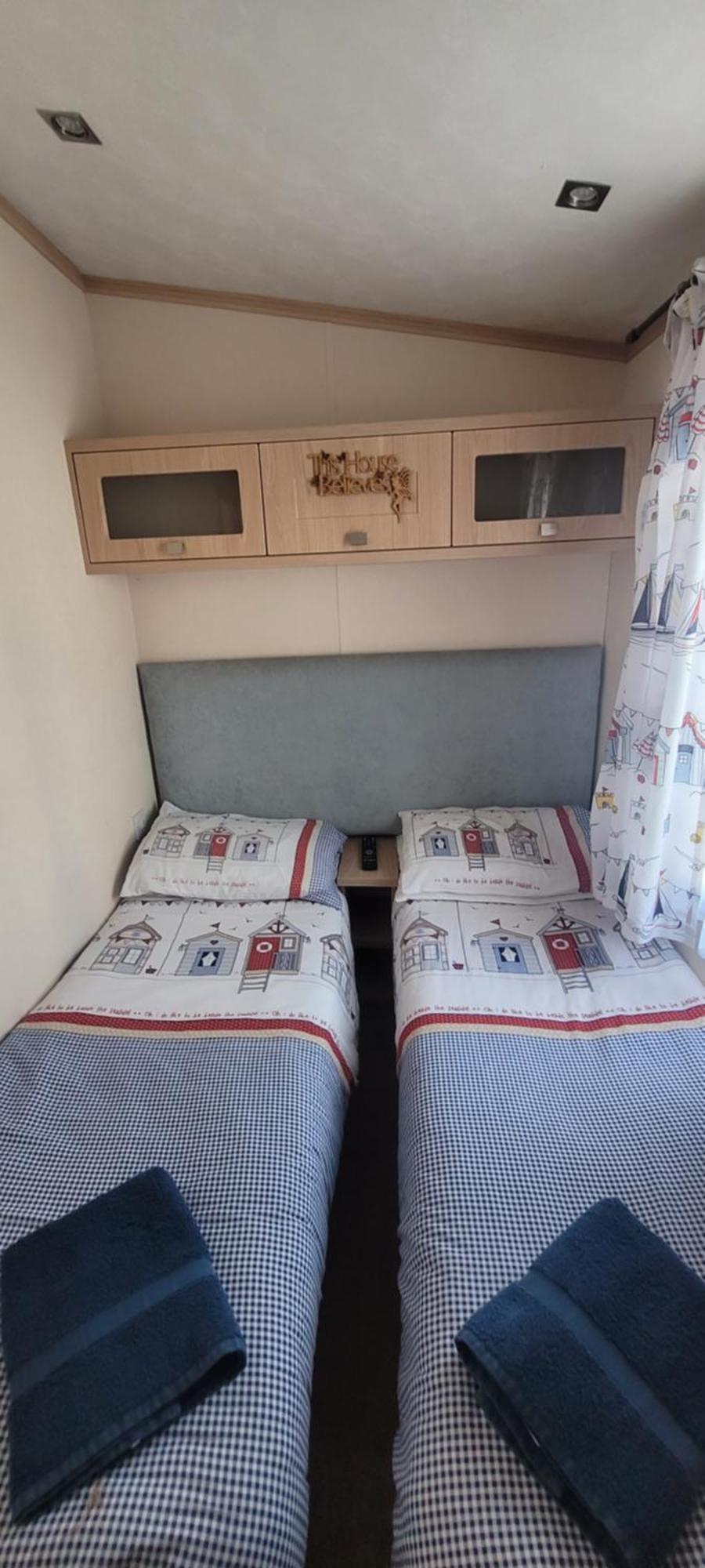 Home With A View Whitecliff Bay Holiday Park 벰브리지 외부 사진