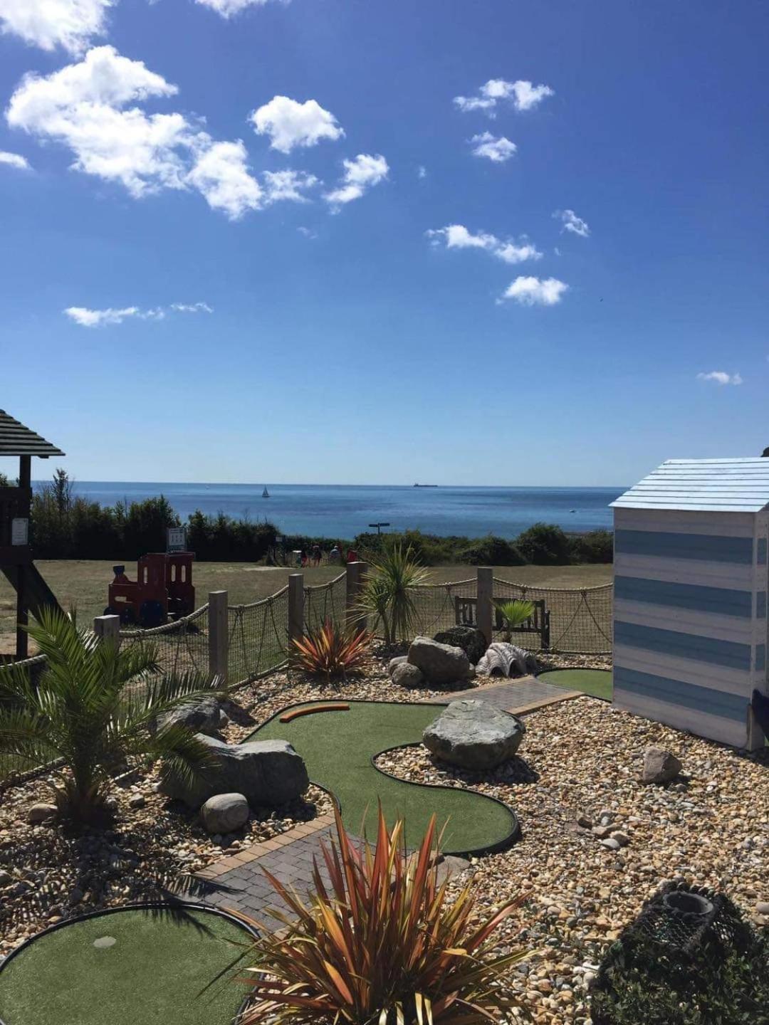 Home With A View Whitecliff Bay Holiday Park 벰브리지 외부 사진