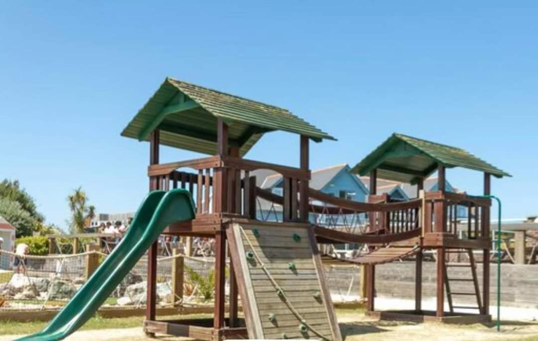 Home With A View Whitecliff Bay Holiday Park 벰브리지 외부 사진