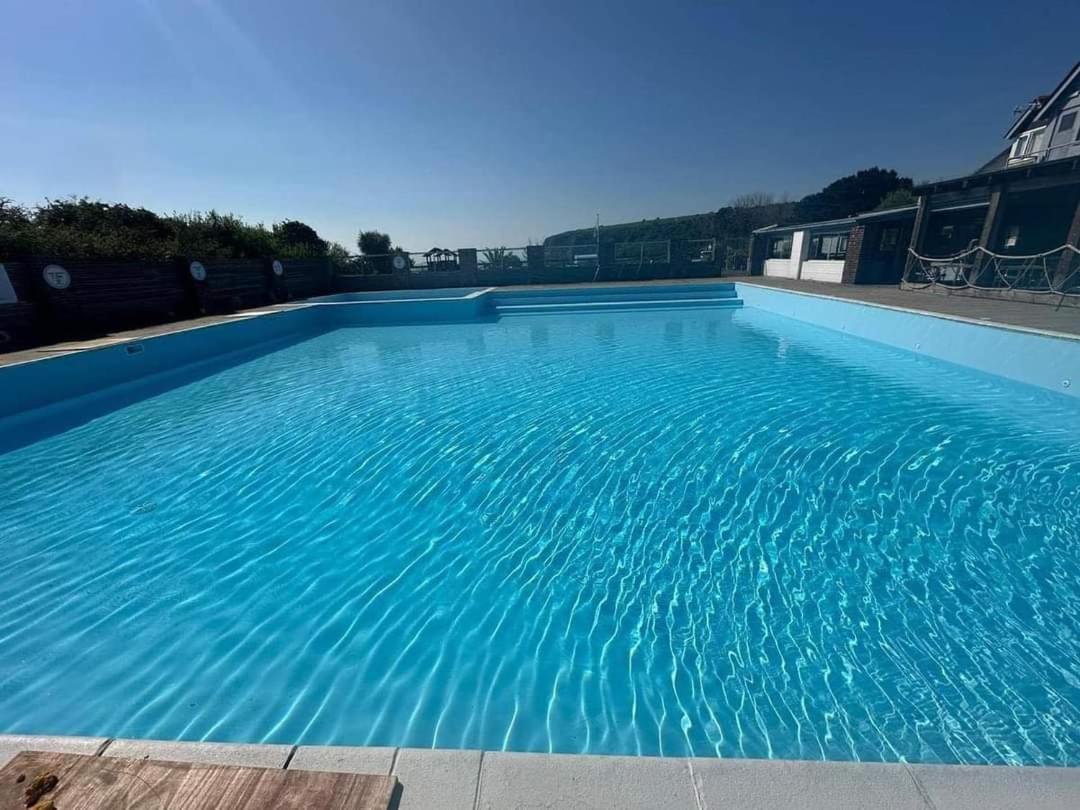 Home With A View Whitecliff Bay Holiday Park 벰브리지 외부 사진