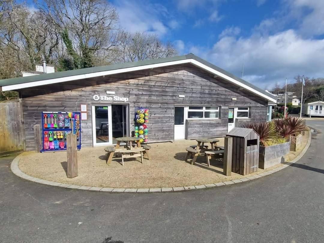 Home With A View Whitecliff Bay Holiday Park 벰브리지 외부 사진