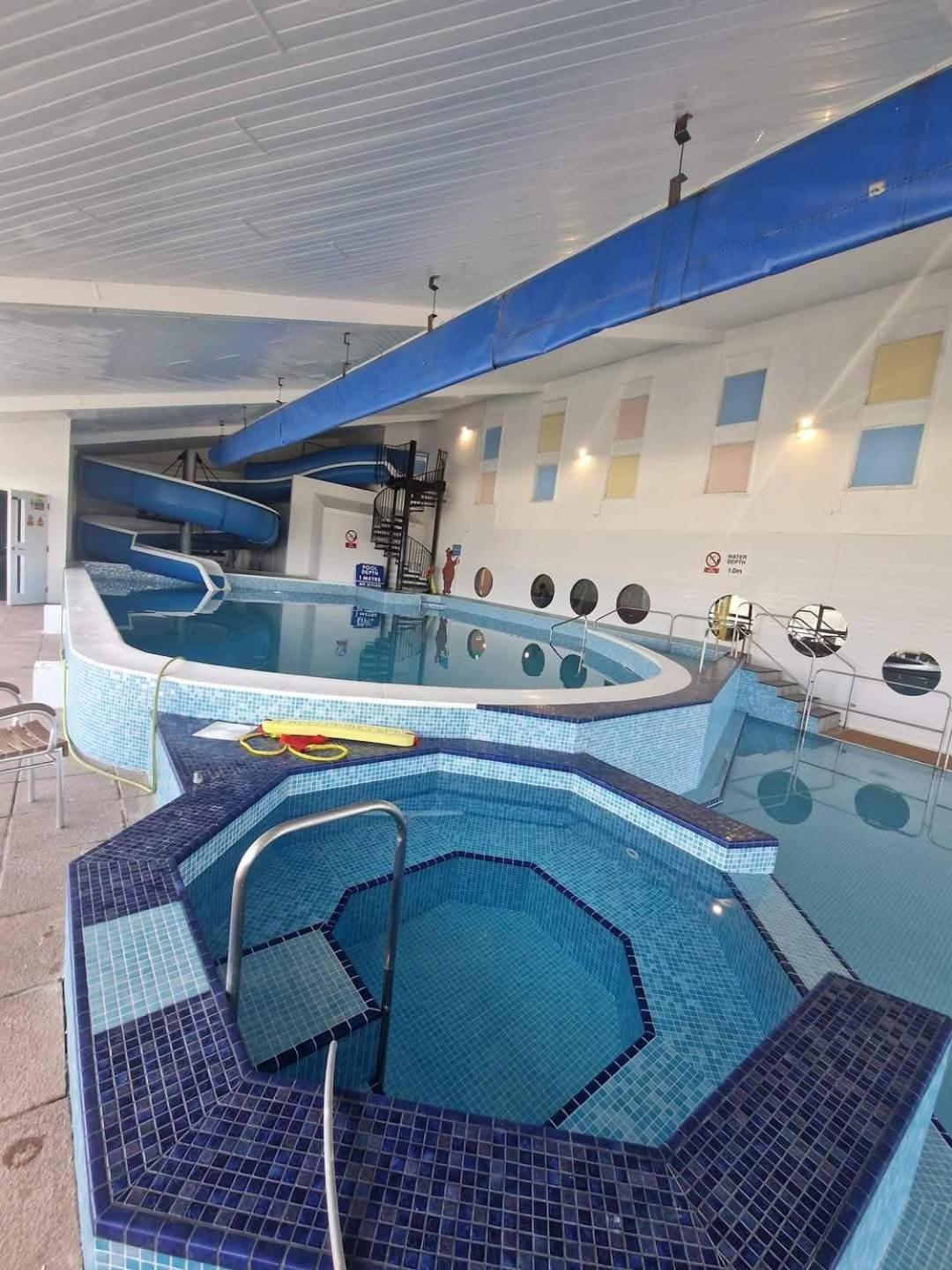 Home With A View Whitecliff Bay Holiday Park 벰브리지 외부 사진